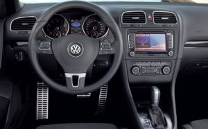 2011_VW_Golf_Cabriolet_401