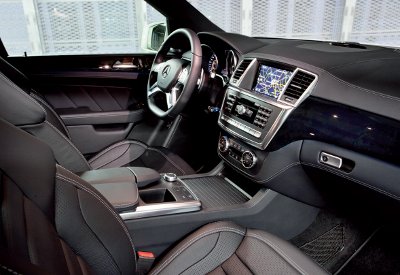 2012_Mercedes_ML_63_AMG_402