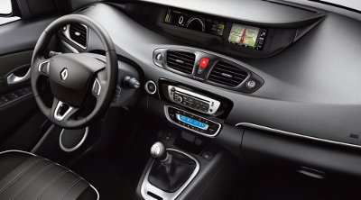 2012_Renault_Scenic_402