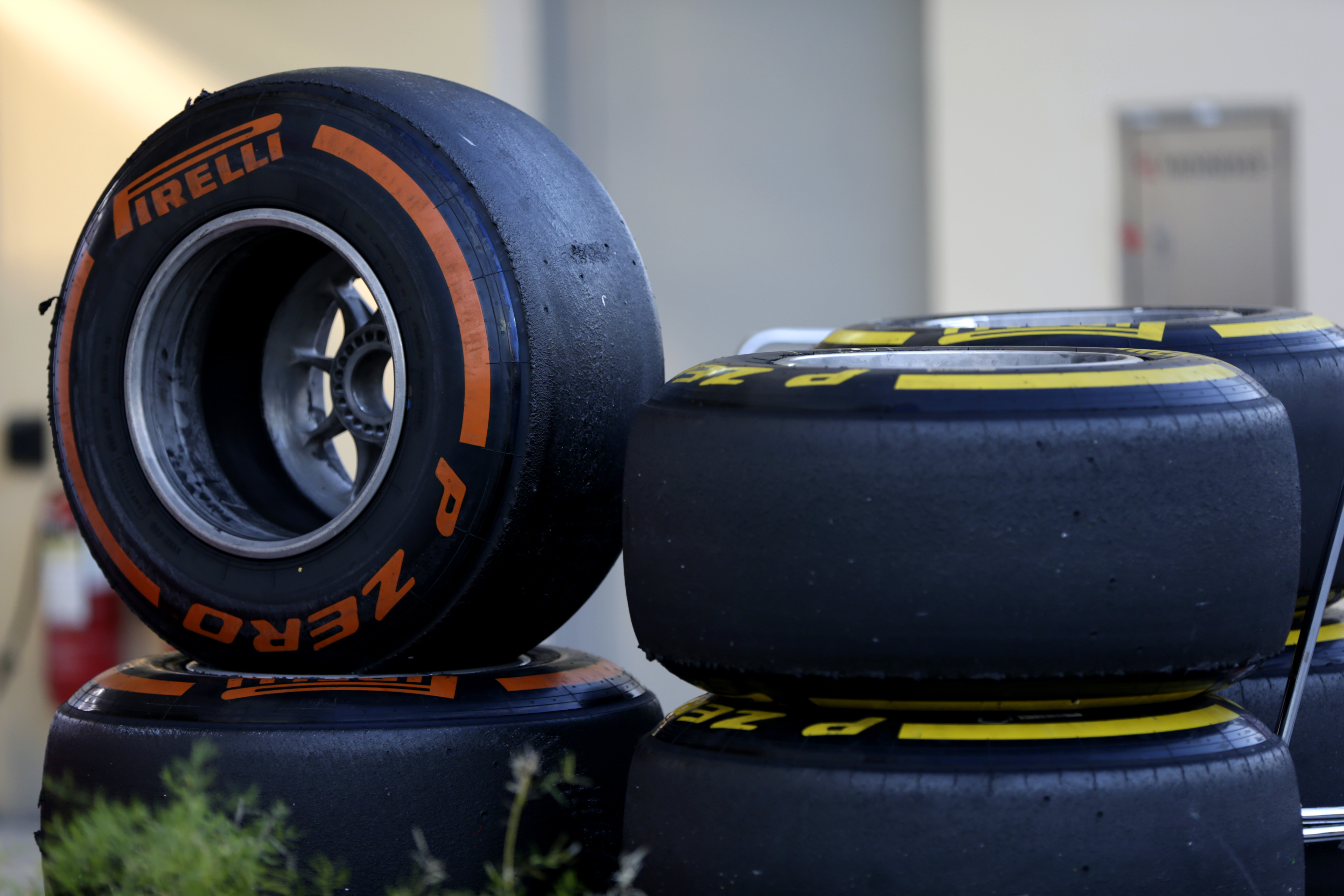 F1, TERCEROS TEST BAHREIN: PIRELLI HACE PRUEBAS DE TEMPERATURA