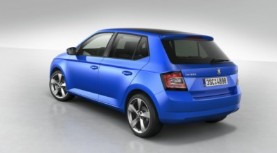 Skoda-fabia 2014 trasera (400x300)