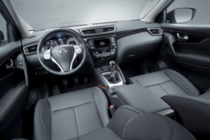 nissan_qashqai_salpicadero (300x200)