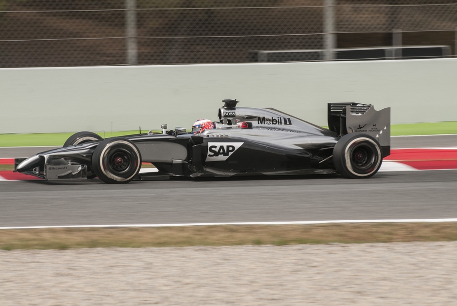 GOLPE A MCLAREN-HONDA