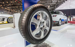 Goodyear-Efficient-Grip-Performance_320
