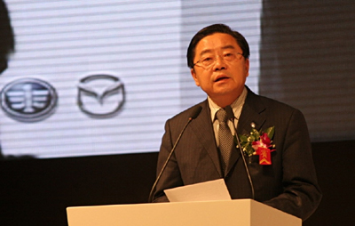 Xu JianYi presidente FAW (400x254)