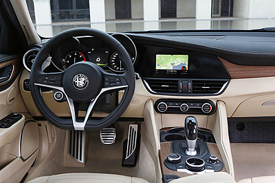 160510_alfa-romeo_giulia_31-interior-salpicadero-cambio-automatico-400