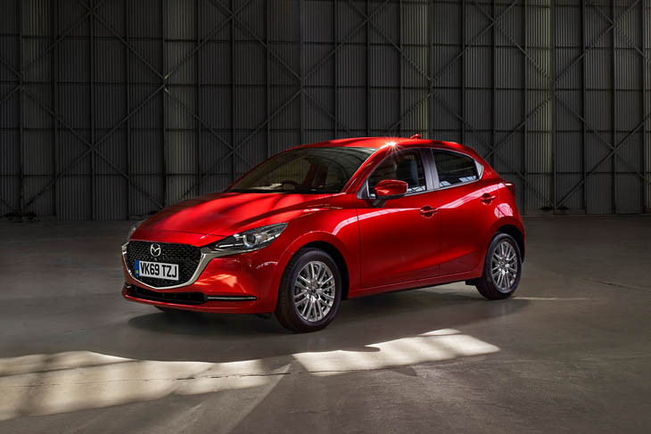 Mazda2 2020: reestilizado y microhibridado