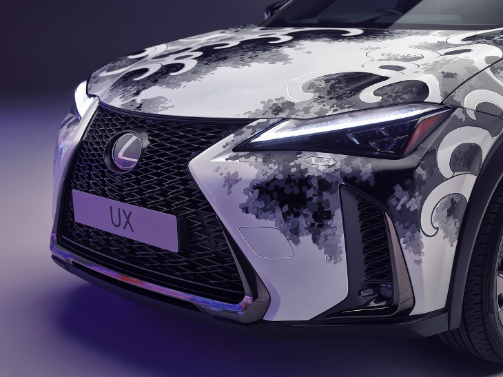 Lexus tatúa el primer vehículo del mundo