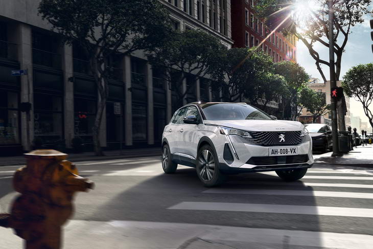 Peugeot 3008 Hybrid 300: buenas prestaciones y etiqueta Cero