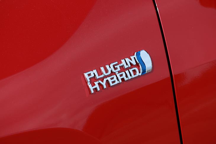 ¿Te conviene poner un híbrido enchufable en tu vida?