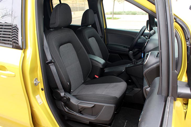 Prueba Mercedes-Benz Citan 110 CDI Tourer 2022 asientos delanteros