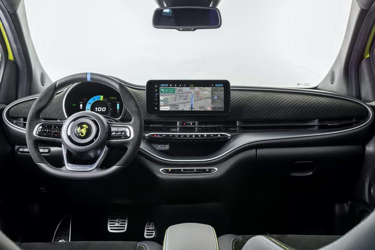 Abarth 500e salpicadero
