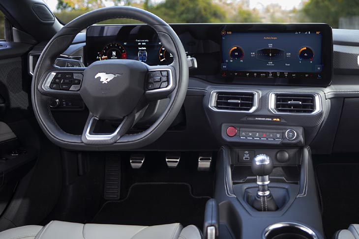 Ford Mustang Fastback 2023 interior manual