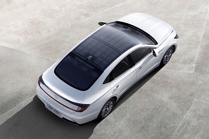 Recarga de coches eléctricos con placas solares