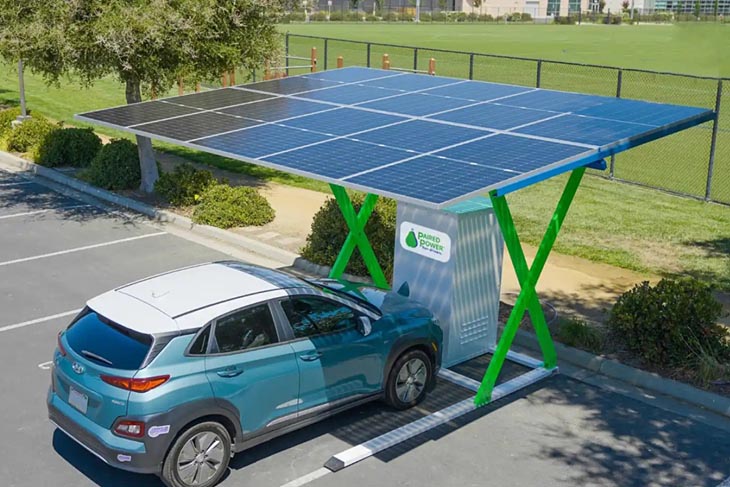 Recarga de coches eléctricos con placas solares