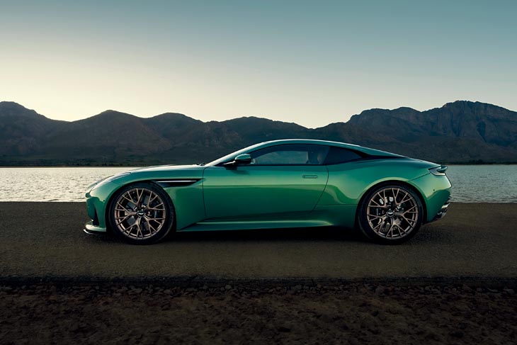 Aston Martin DB12