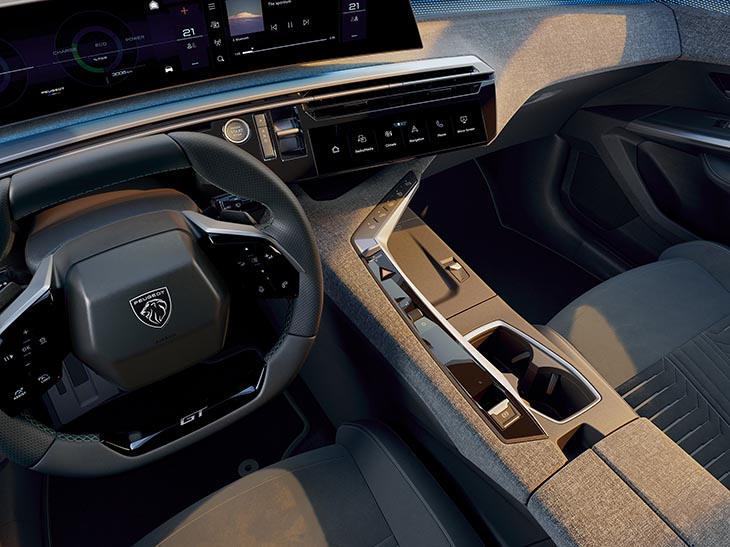 El nuevo Peugeot e-3008 2024 adelanta su nuevo interior i-Cockpit