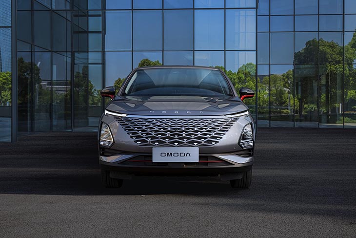 Omoda aterriza en España con el C5