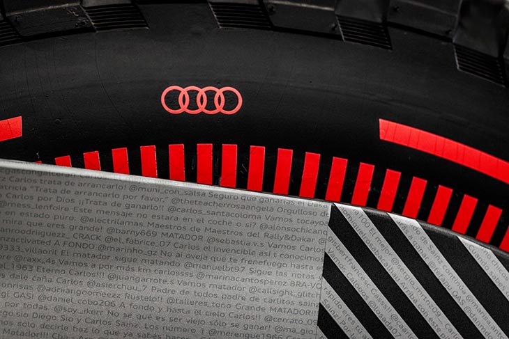 Carlos Sainz y Lucas Cruz presentan su Audi RS Q e-tron en Madrid