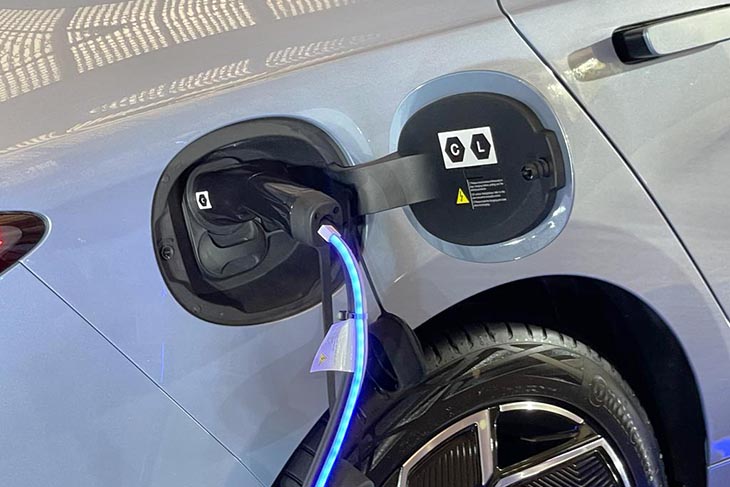Cómo pasar la ITV de coches eléctricos o híbridos