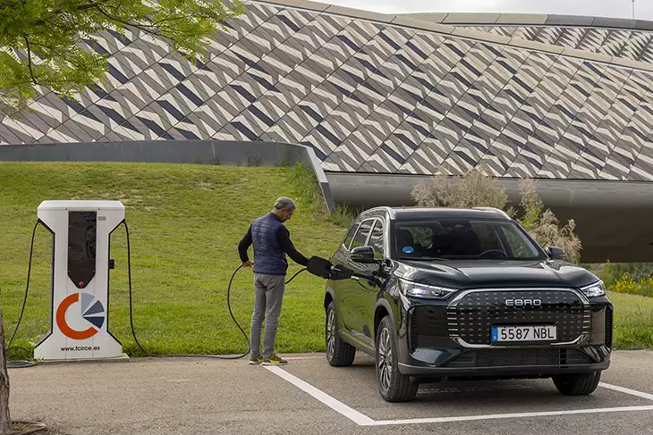 Ebro s700 y s800 PHEV: llegan los híbridos enchufables