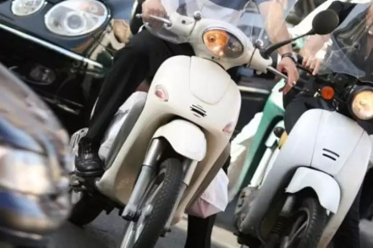 Circulación en moto por ciudad