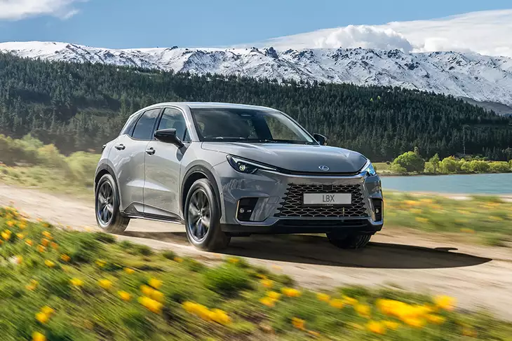 Lexus LBX 2025: con mejoras en la gama