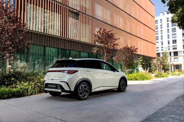BYD Dolphin 2025: más equipamiento y menor tiempo de carga