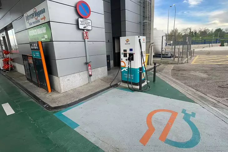 La instalación de cargadores eléctricos acorta sus tiempos de gestión