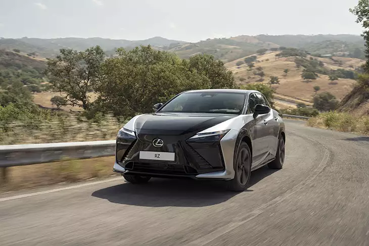 Lexus RZ 2026: mejor rendimiento, más placer de conducción
