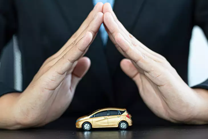 ¿Cómo afecta la modificación de un vehículo al precio del seguro?