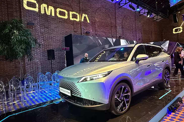 Omoda 7 SHS: tecnología e interior prometedores