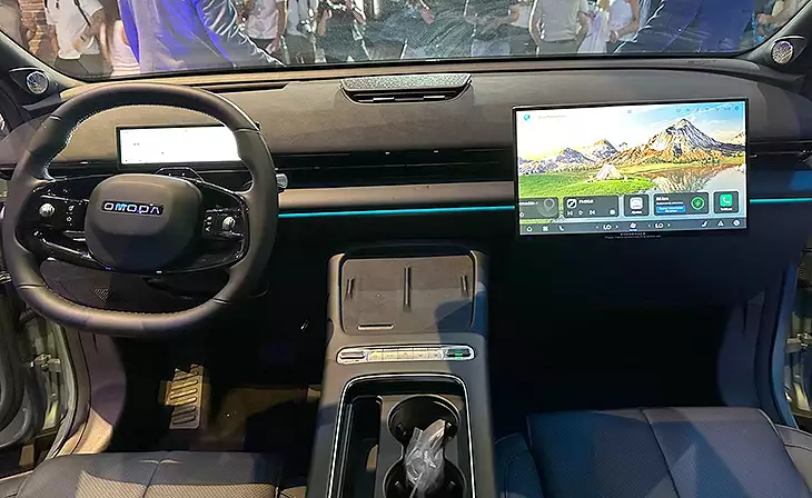 Omoda 7 SHS: tecnología e interior prometedores
