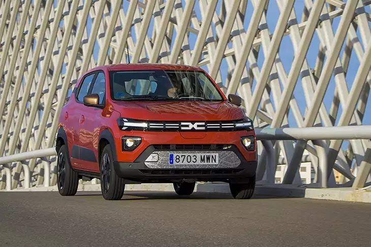 Dacia Spring 2026: mejorado y con precio muy atractivo