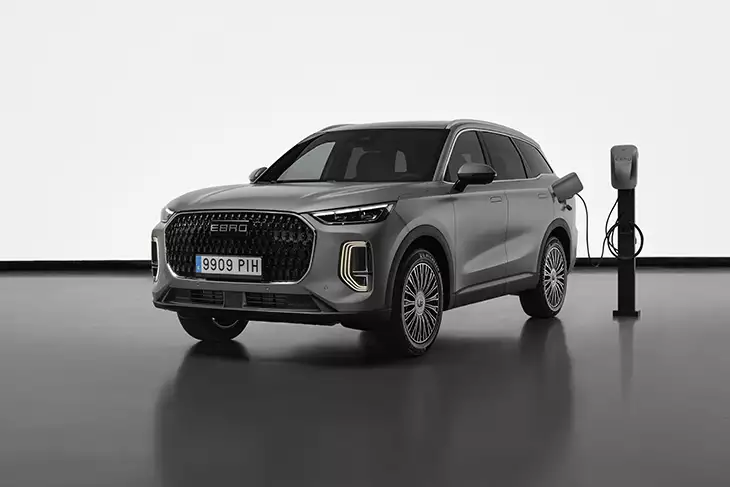 Ebro s900 PHEV 4x4: el nuevo buque insignia