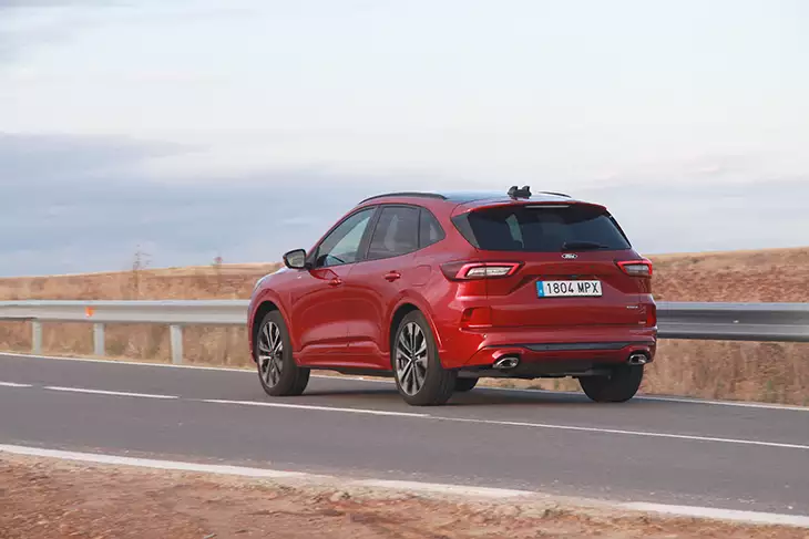 Prueba: Ford Kuga FHEV AWD ST-Line X 2025