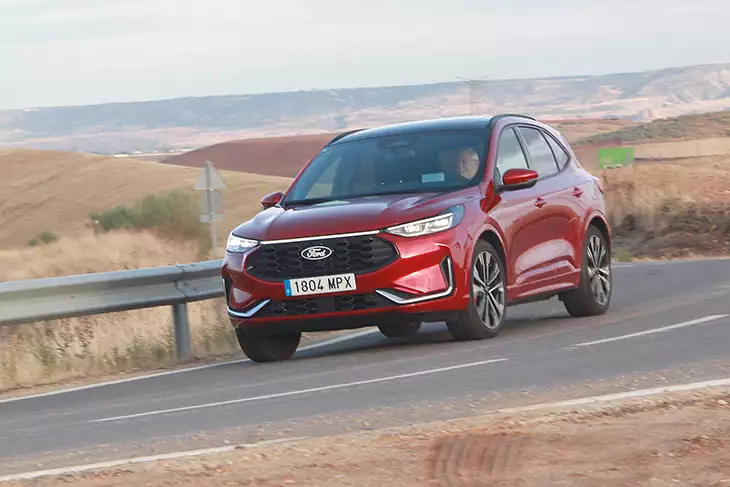 Prueba: Ford Kuga FHEV AWD ST-Line X 2025