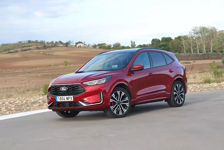 Prueba: Ford Kuga FHEV AWD ST-Line X 2025
