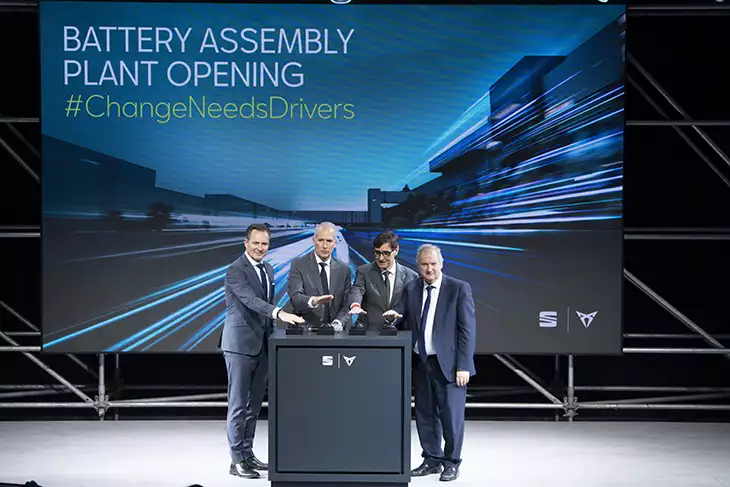 SEAT y CUPRA inauguran su planta de ensamblaje de baterías