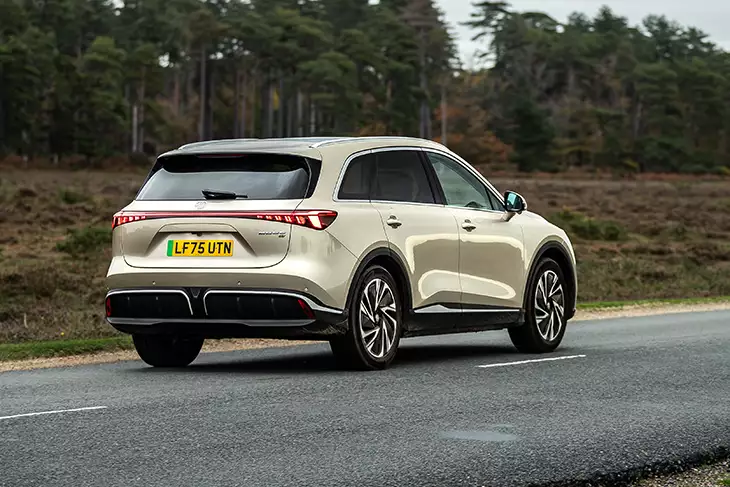 MGS6 EV: ya a la venta en dos versiones