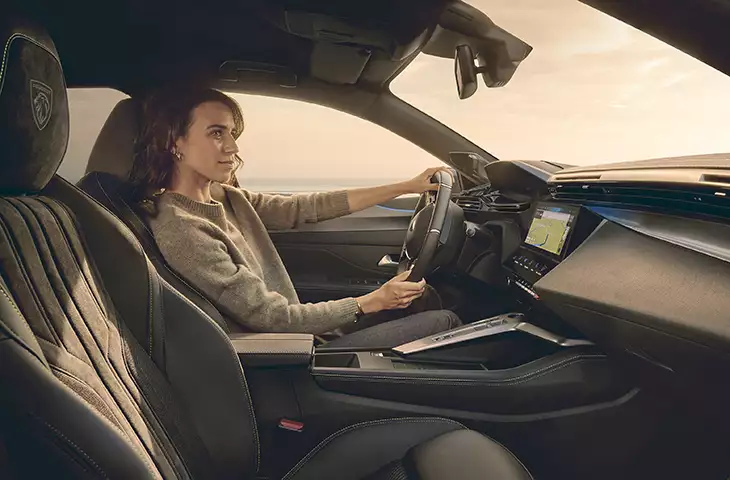 Peugeot 408 2026: con nueva cara e iluminación inédita